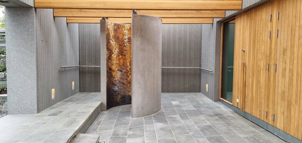 Embrace, Tuula Lehtinen, Taidesauna Mänttä, Serlachius museot